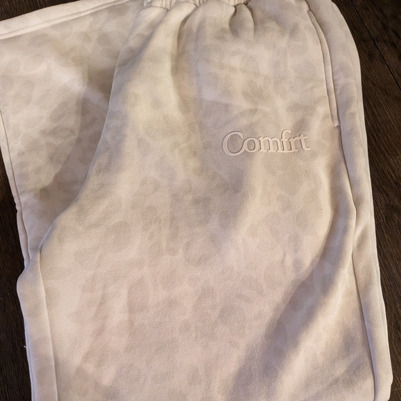 Women's White Straight Leg Pants - Picture 3 of 4